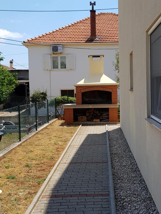 Vila Mila Apartments Sukošan エクステリア 写真